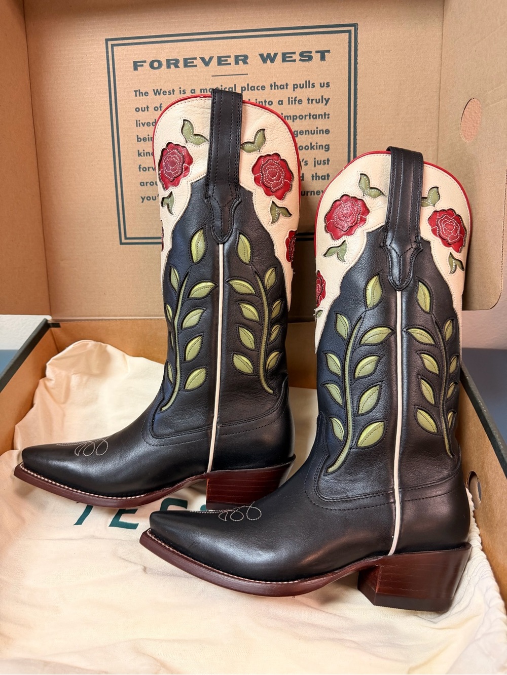 Tecovas Annie Midnight Roses 6B